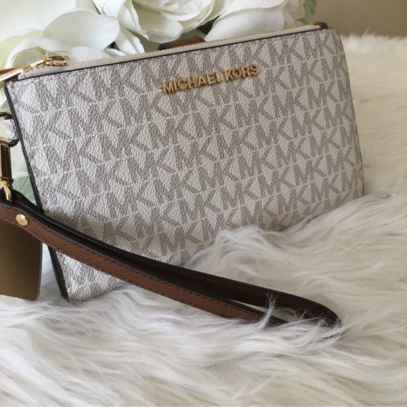 Michael Kors Jet Set Travel MK Flat multifunction Phone Wallet Wristlet Vanilla - Picture 9 of 10